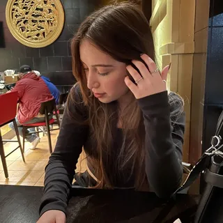 Mia V.