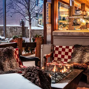 outdoor seating with candles