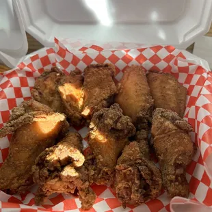 Plain wings crispy and crunchy!