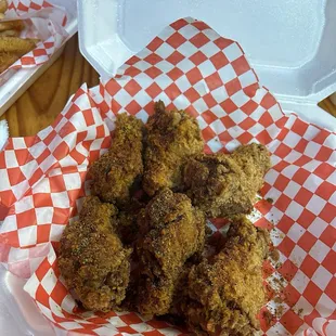 6 wings Cajun lemon pepper