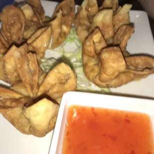 food, chicken wings and fried chicken