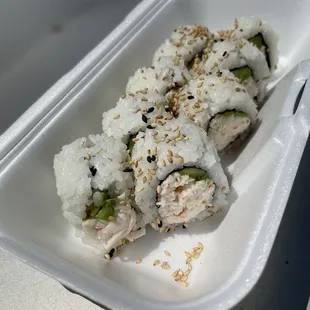California Roll (TikTok: @justandyvu)
