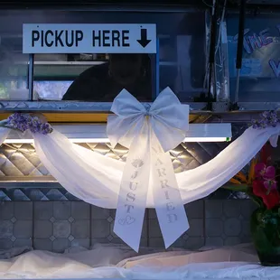 They even decorated the truck for our wedding! (Alex Ho Photography)