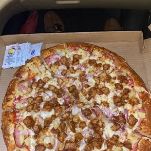 14. 15&quot; Large Big Island BBQ Chicken Pizza
