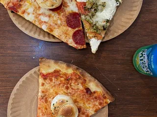 Joe's Pizza