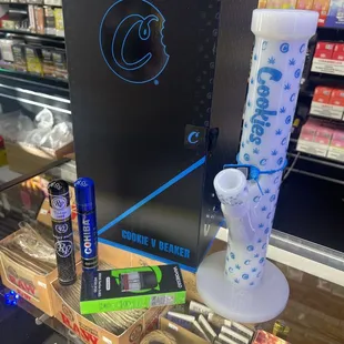 Cookies Glass. Cigars. Vaporesso pods