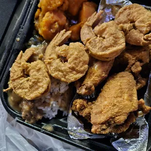 Rice and gravy shrimp wing yam