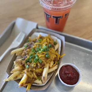 chili cheese fries $7.99