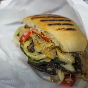 The Gourmand - rstd zucchini, &apos;bello shrooms, onions&amp;red peprs,  prove&amp;gourmand sauce on foccacia
 A veggie/funghi explosion 
 Rating: 5/10