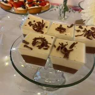 White and Dark Chocolate cups