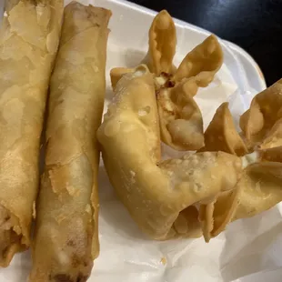 Egg roll and fried wontons
