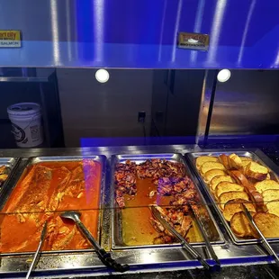 Baked mussels, baked salmon, bbq chicken, garlic bread