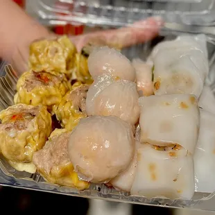 beef sui mai, pork sui mai, shrimp har gow, cheung fun