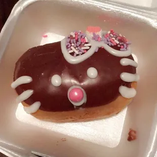 ows a hello kitty donut