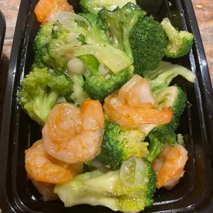 Shrimp and broccoli