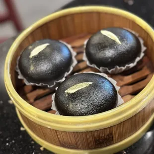 1.3.23 Steamed lava bun