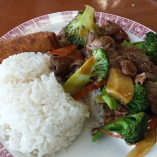 Broccoli Beef Lunch Combo