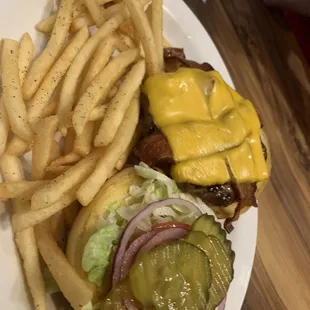 Bacon cheeseburger