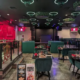 Dining room area with dj booth