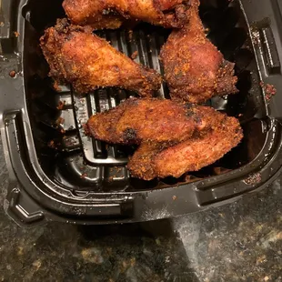 Dry Rub wings too much seasoning. Dry no requested blue cheese.