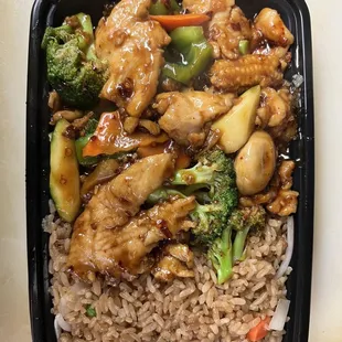 C11. Szechuan Chicken Special Combination Platter