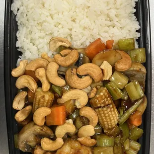 C17. Shrimp with Cashew Nuts Special Combination Platter