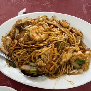 House Lo Mein