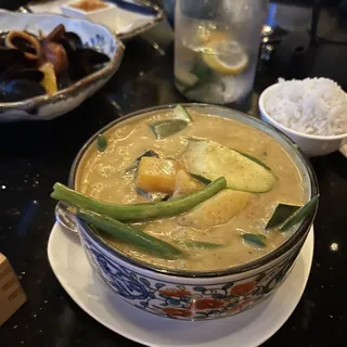 Panang Curry Vegetable*