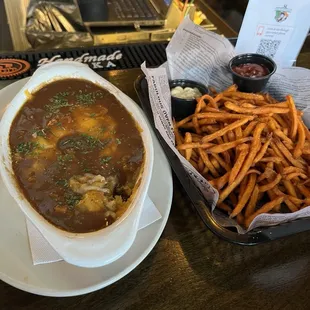 Shepard&apos;s Pie and side of sweat potato fries A+