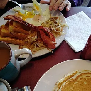 a plate of breakfast food