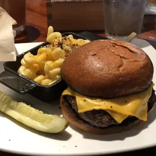 Angus Burger with Mac n Cheese