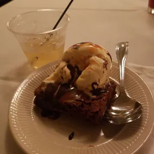 Source Group Christmas Party Yumminess! Brownie a la Mode!