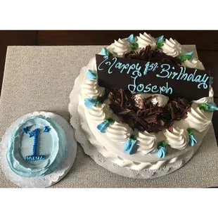 Small Smash cake with a 9" strawberry torte cake