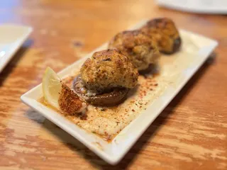 Harpoon Larry's Fish House & Oyster Bar