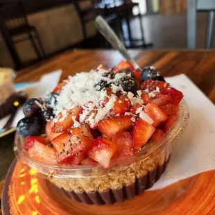 Superfruit superfood bowl