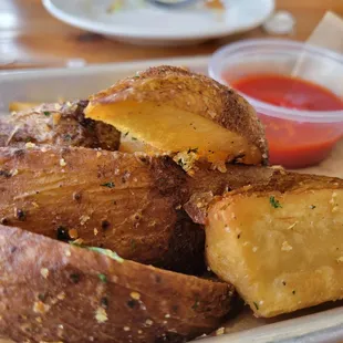 Garlic wedge potato fries.