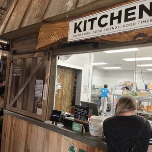 Mama Bears Mac kitchen