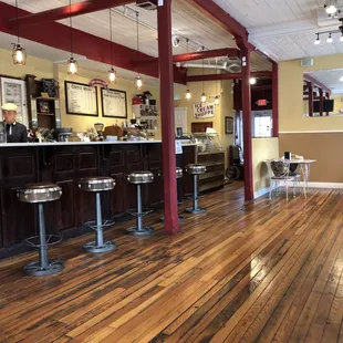 Old fashioned soda fountain vibe.