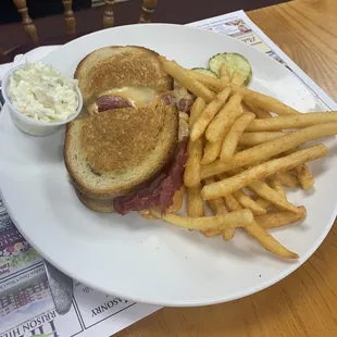 Reuben Sandwich, fries