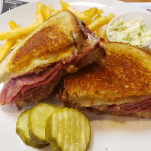 #reuben #yum #ReviewsByRL