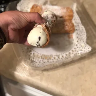 Jeff&apos;s Original Cannoli