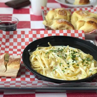 Fettuccine Alfredo