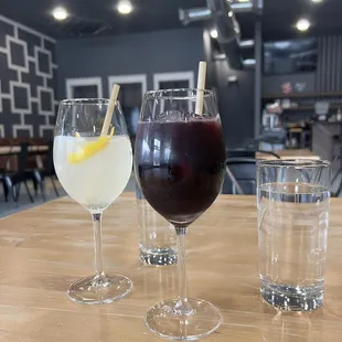 White wine spritzer, red sangria