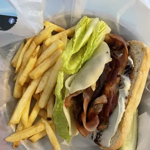 Blt Sandwich (in a hoagie roll)