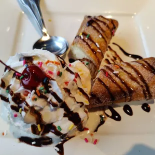 Vanilla ice cream &amp; chimi cheesecake