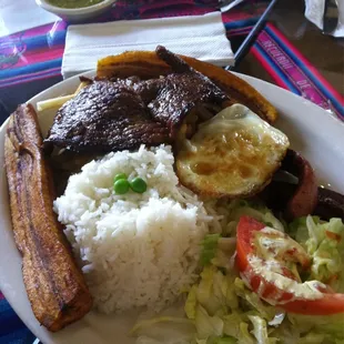 Steak and plantains? Who woulda thought this combo would be flavor blasting?!