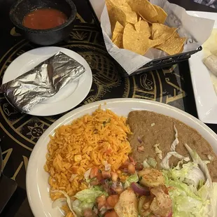 Accompaniments with veggie fajitas