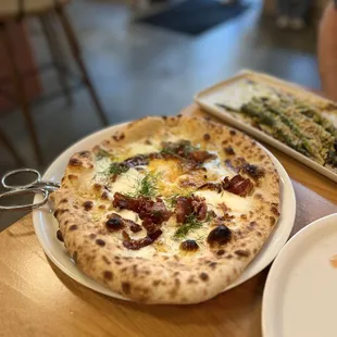 Pancetta pizza that was one of the white pizza options (no tomato sauce)