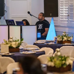 DJ off to the side.  Plenty of space