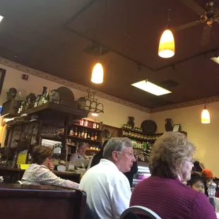 A nice morning crowd, this is usual